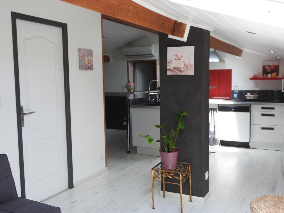 Appartement Mansarde Et Climatise 50 M2 Pompignan  Ngoại thất bức ảnh