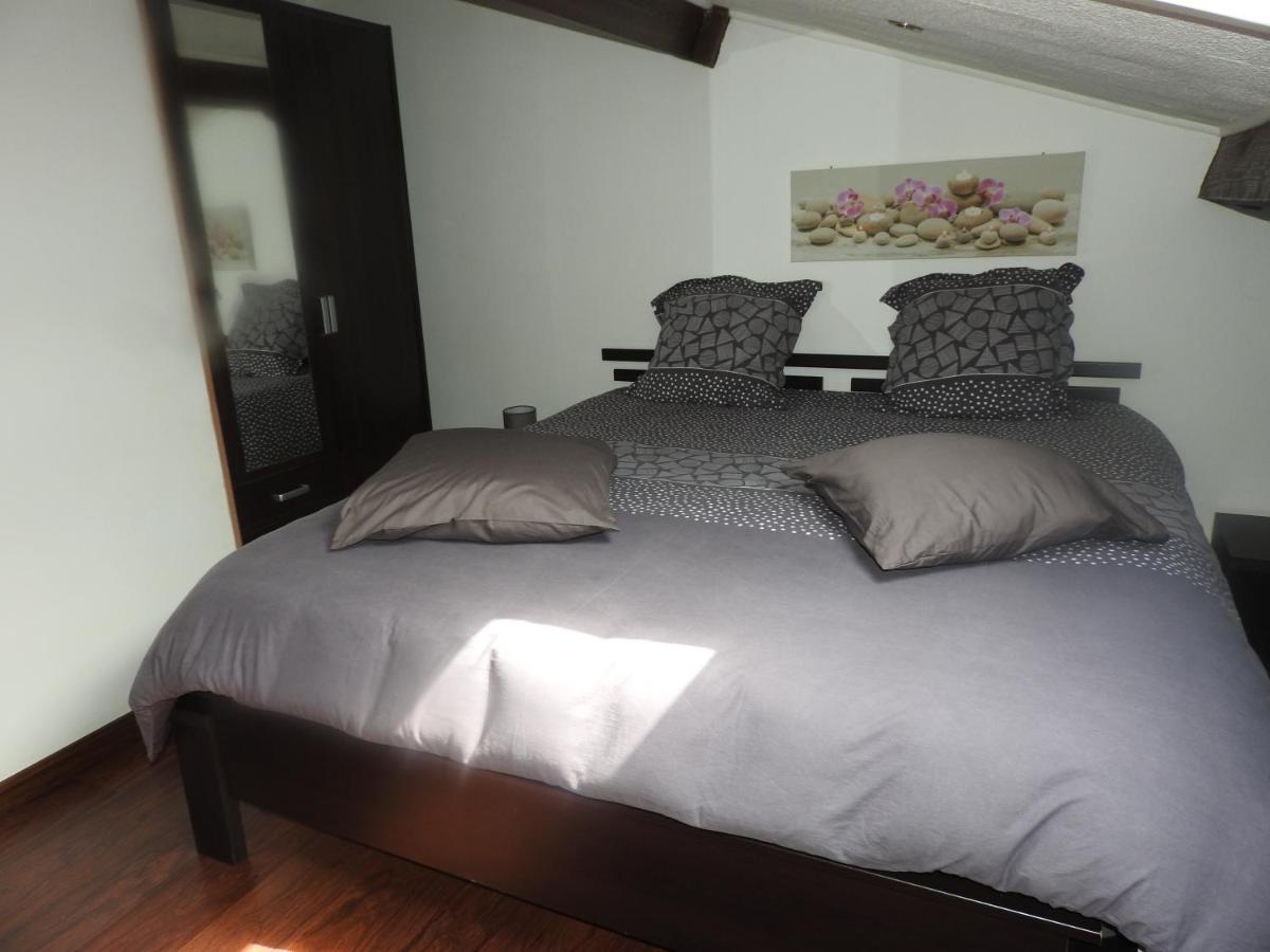 Appartement Mansarde Et Climatise 50 M2 Pompignan  Ngoại thất bức ảnh