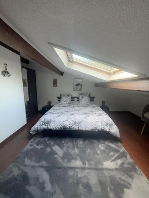 Appartement Mansarde Et Climatise 50 M2 Pompignan  Ngoại thất bức ảnh