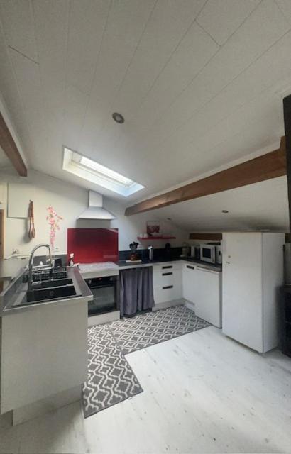 Appartement Mansarde Et Climatise 50 M2 Pompignan  Ngoại thất bức ảnh